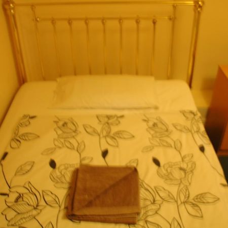 Revive Lodge Hounslow Zewnętrze zdjęcie