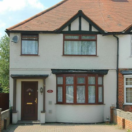 Revive Lodge Hounslow Zewnętrze zdjęcie